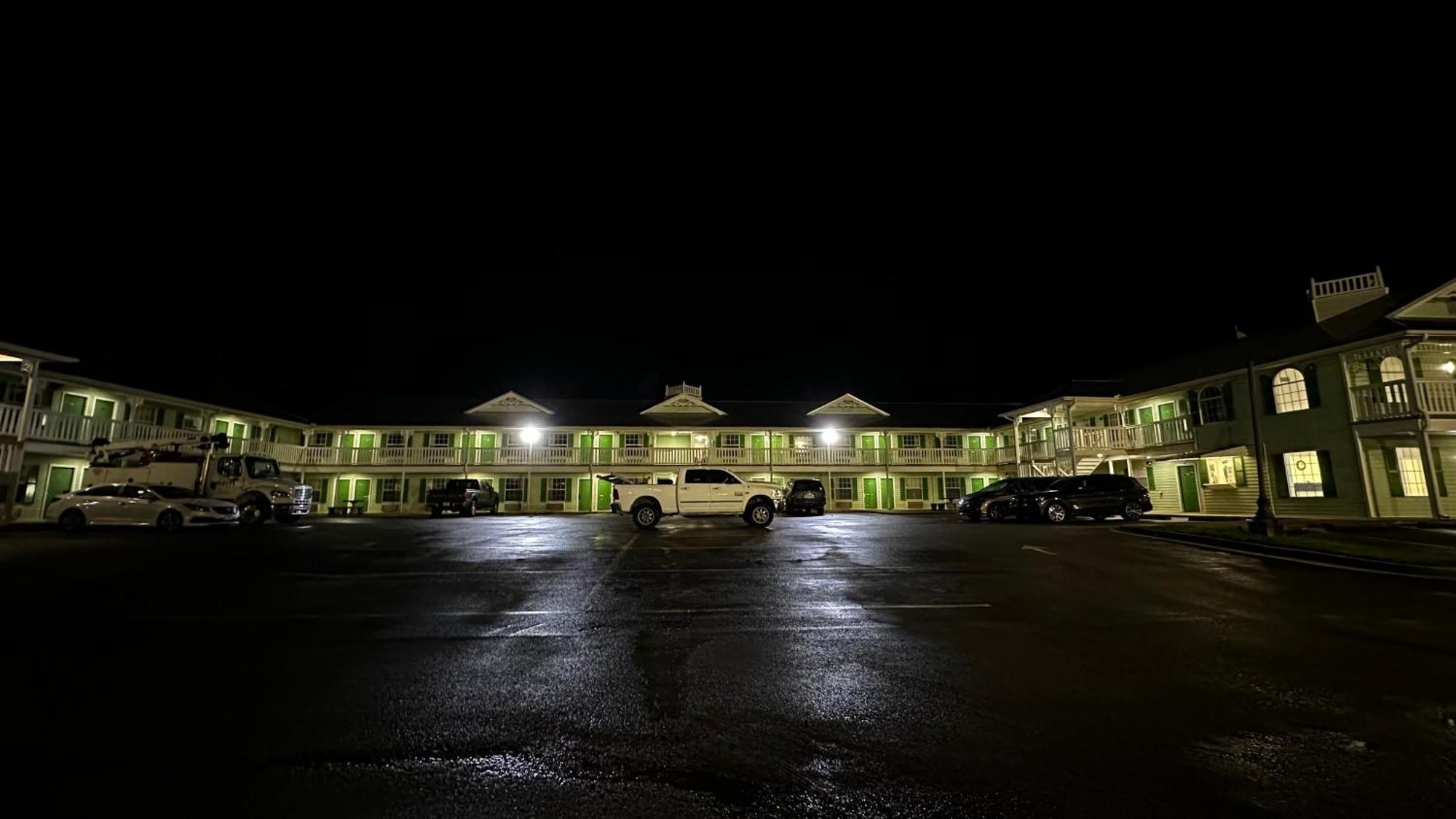 Key West Inn - Chatsworth Exterior photo